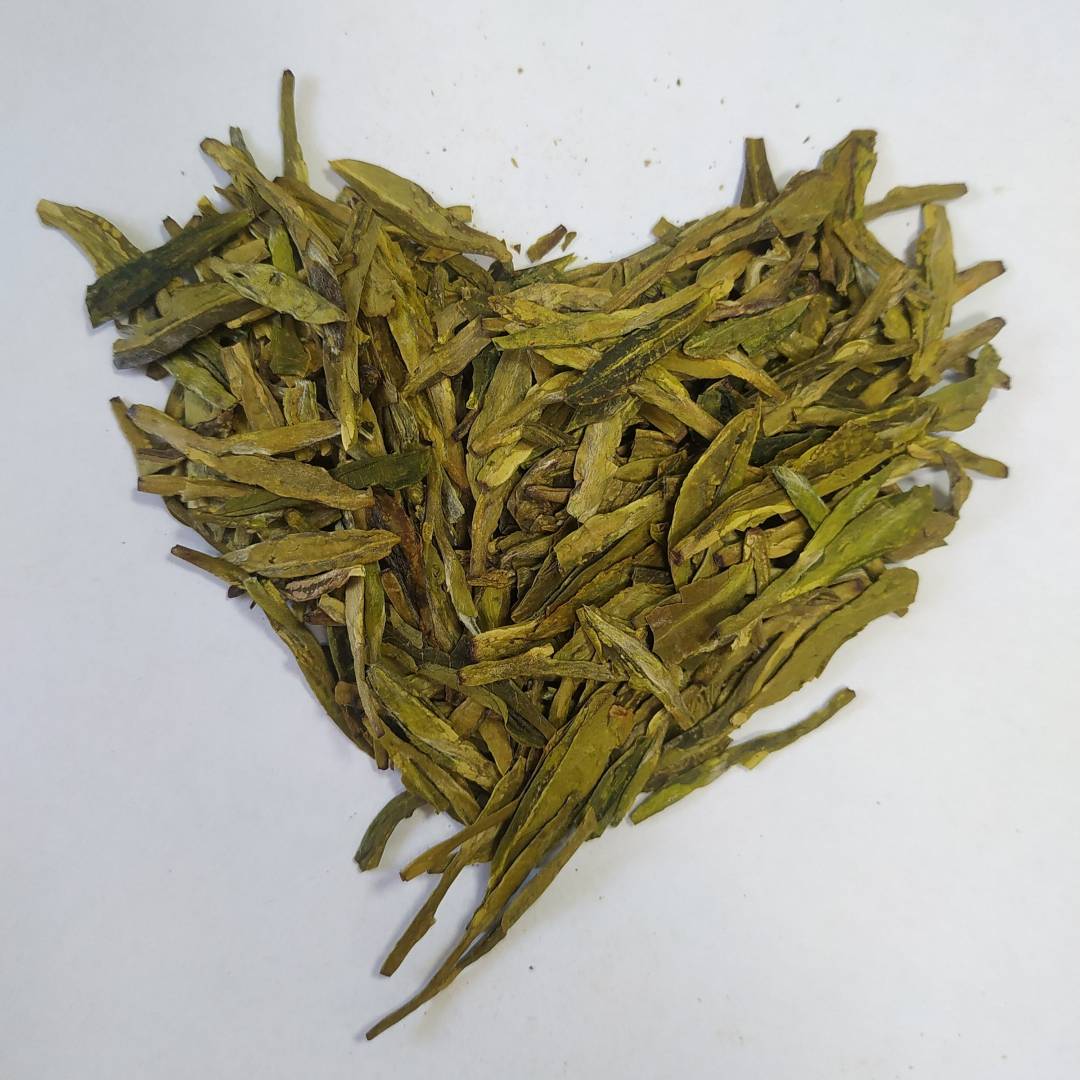 Купить онлайн Лун Цзин Колодец Дракона (зеленый чай), 50г в интернет-магазине Беришка с доставкой по Хабаровску и по России недорого.
